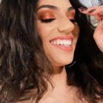 Rondborstige stiefzus Darcie Dolce Joi en plaagt