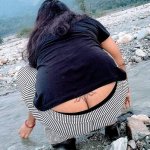 Buitenshuis naakt durven en hard geneukt in het hotel ondergespoten in haar haar met Hot Wife Sumi Hot Wife Sumi: Flashen Grote natuurlijke tieten Indisch Desi Cumshot Porno Video