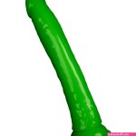Realrock Glow in the Dark Slim Dildo met Zuignap 23 cm