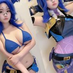 Model Saizneko saizneko in cosplay Neon from Valorant