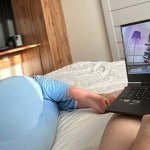 Porno kijken met stiefzus en neuk haar hard