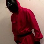 Juego de CALAMAR-Backstage-GUARDIA de seguridad se MASTURBA en el DESCANSO