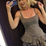 Completamente trasparente attraverso i vestiti. Prova i vestiti trasparenti di Haul al centro commerciale. Pubblico fetish