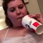 SEXY BBW MANGE BEAUCOUP DE POULET FRIT GRAS