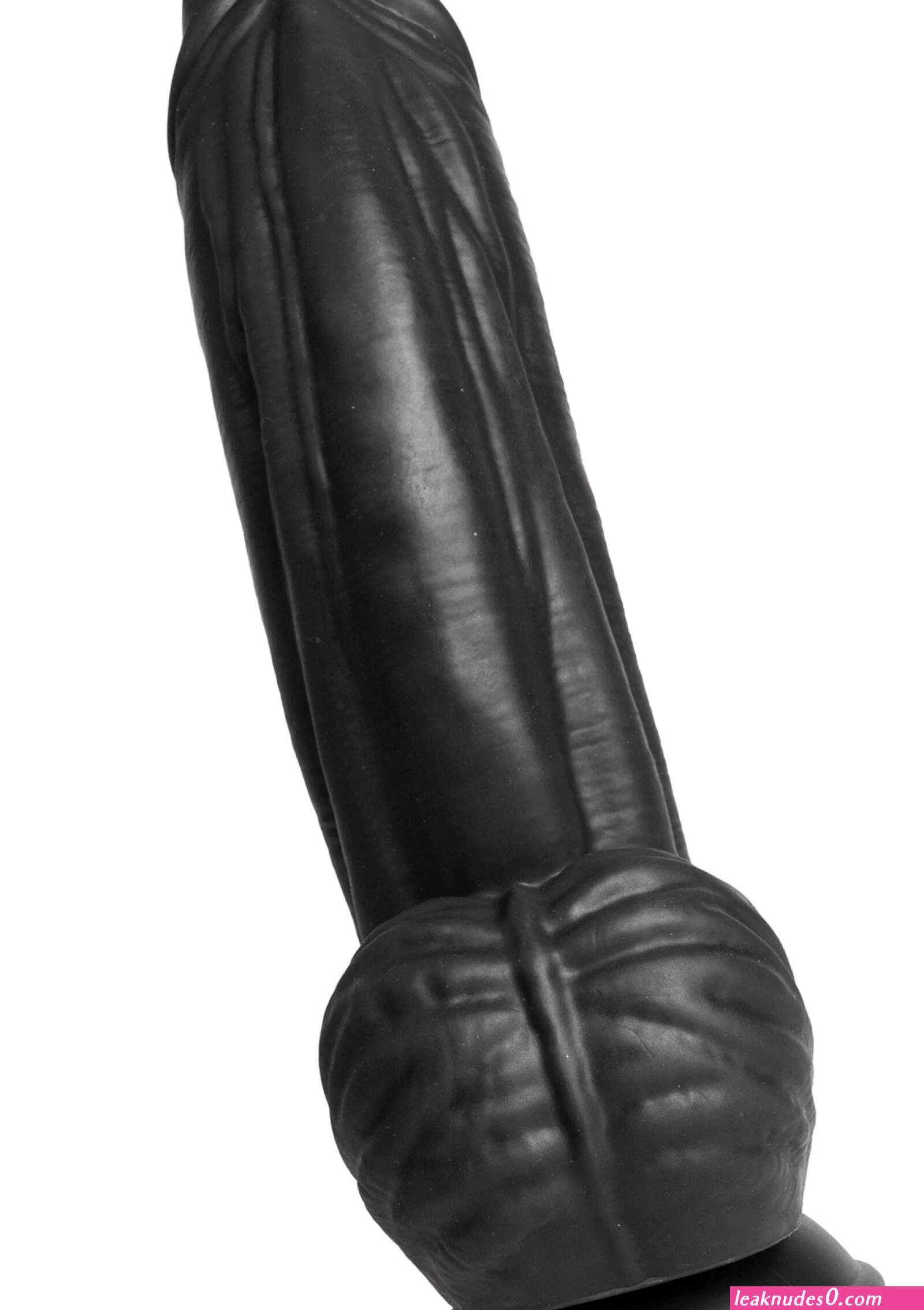 Monster dildo 438 (photos)