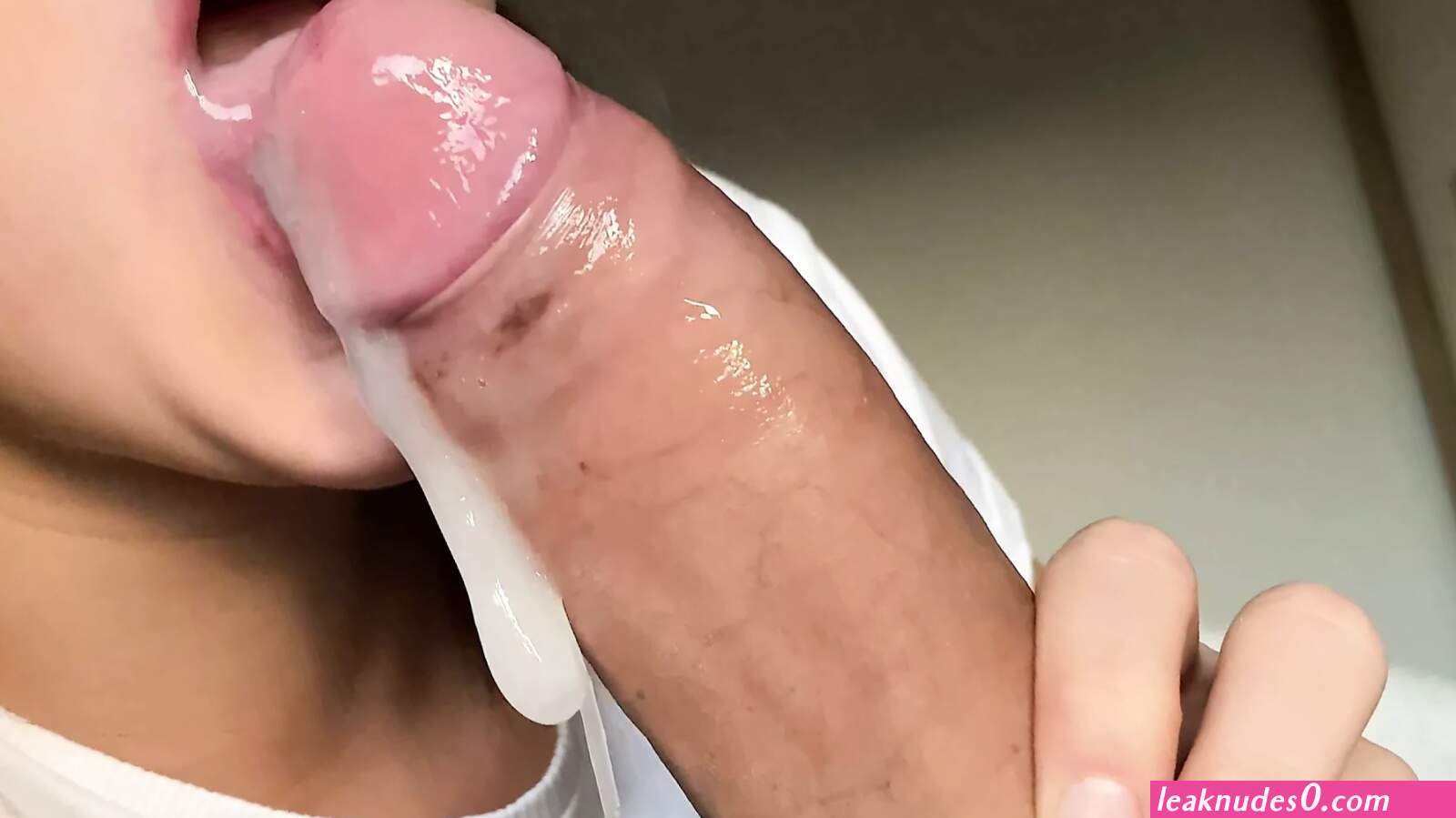 Quick blowjob cum (photos)