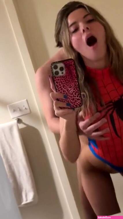 Madiiitay Spidey Girl Gets Fucked From Behind Video Leaked