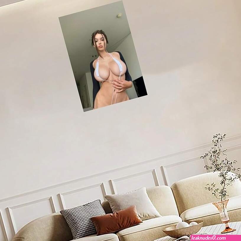 Big boobs at home (photos)