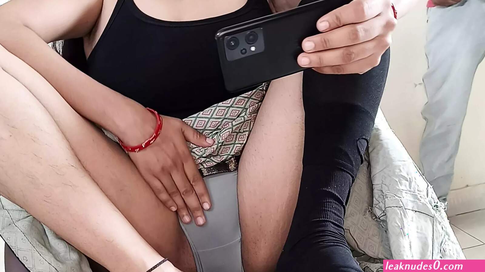 Fingering watching (photos)