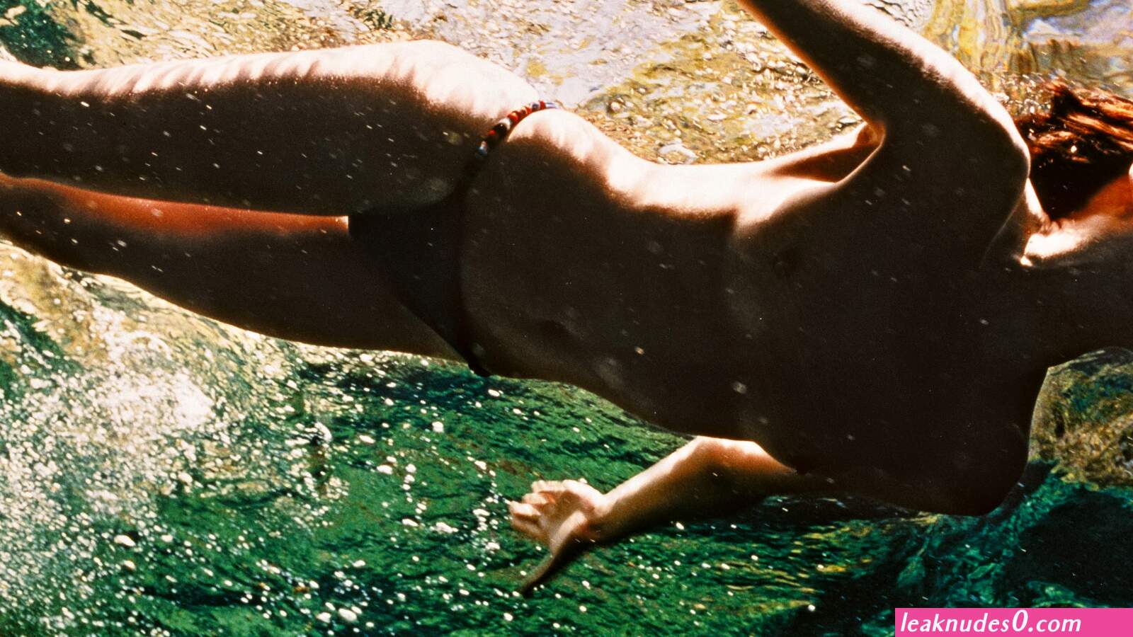 Mother naked swimming (photos)