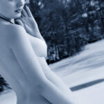 File:Nude woman outside in winter.jpg