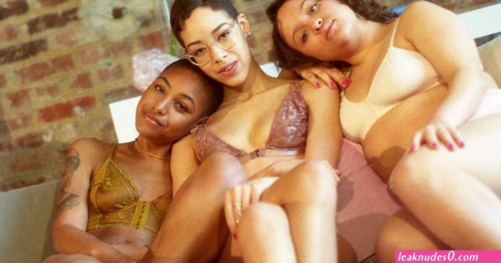 Real legit threesome (photos)