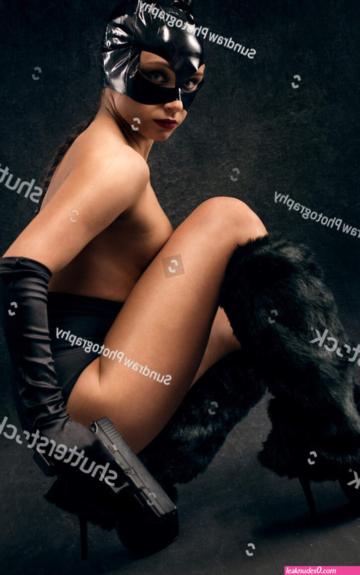 Sexy catwoman (photos)