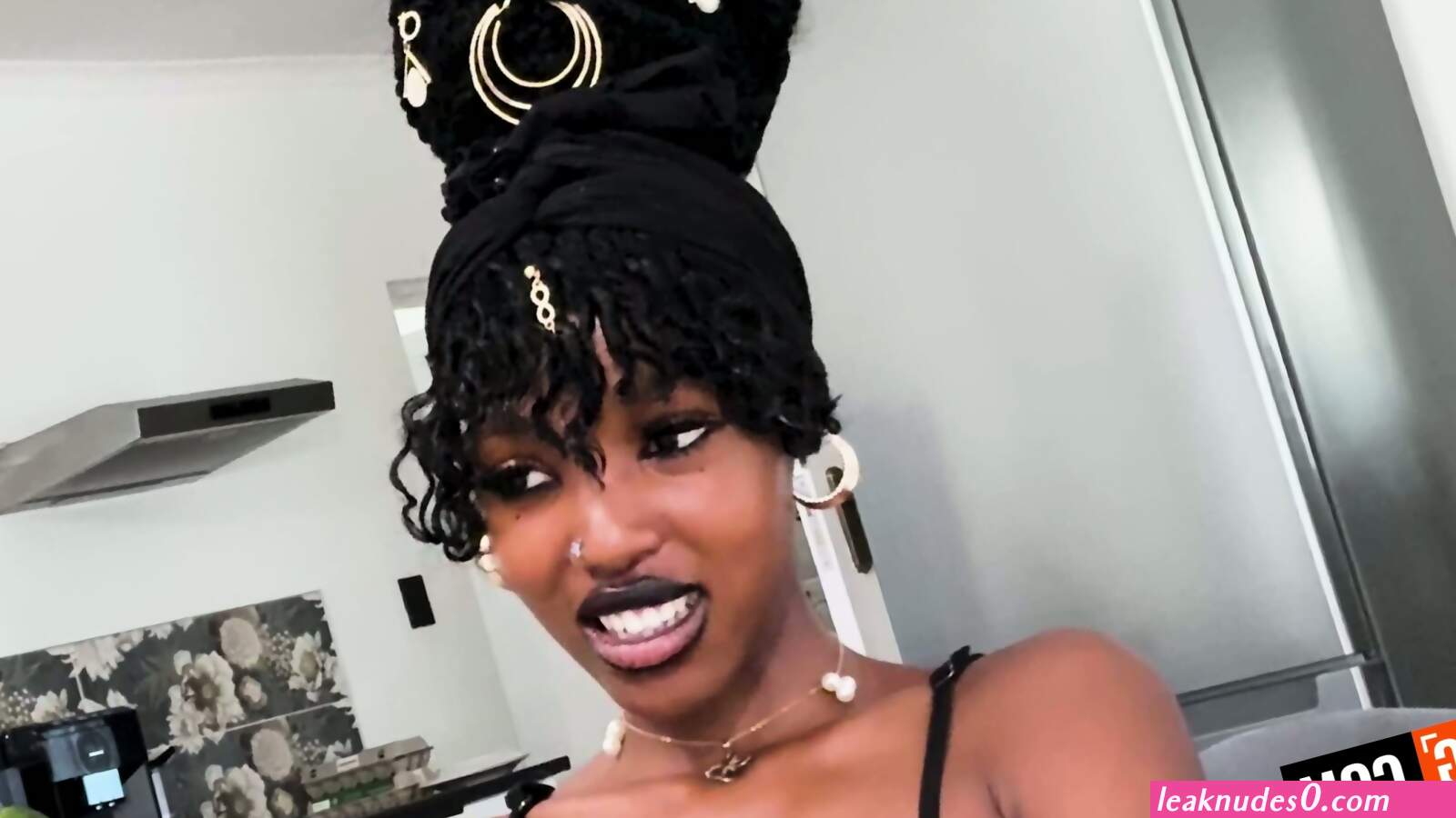 Ebony gal fucking hot casting agent (photos)